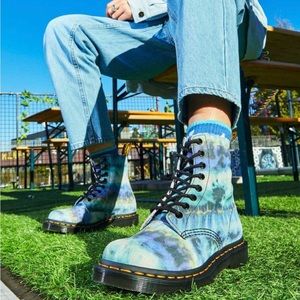 NEW Dr. Martens Boots